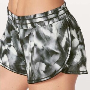 Lululemon Seek The Heat Short